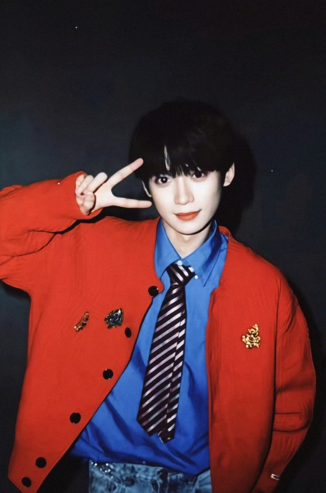 梓渝工作室 求原图一张新年开工照，引来万千网友喊话工作室“快交原图”。这份热情背