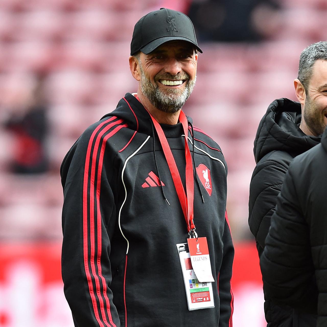 【回家打酱油😂】重返安菲尔德参加传奇慈善赛的克洛普：“我是肯尼·达格利什的第三