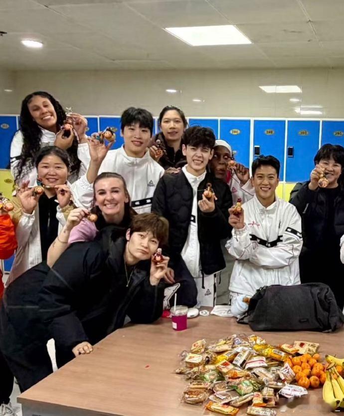 杨力维杨力维卡多佐 20260404卡多佐IG更新，可爱的姐姐 