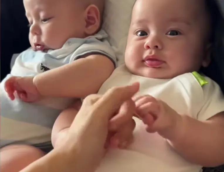 哈哈，太可爱了
不得不说，叶海洋真会养孩子
把欧文欧森养得那么好
那么可爱那么萌