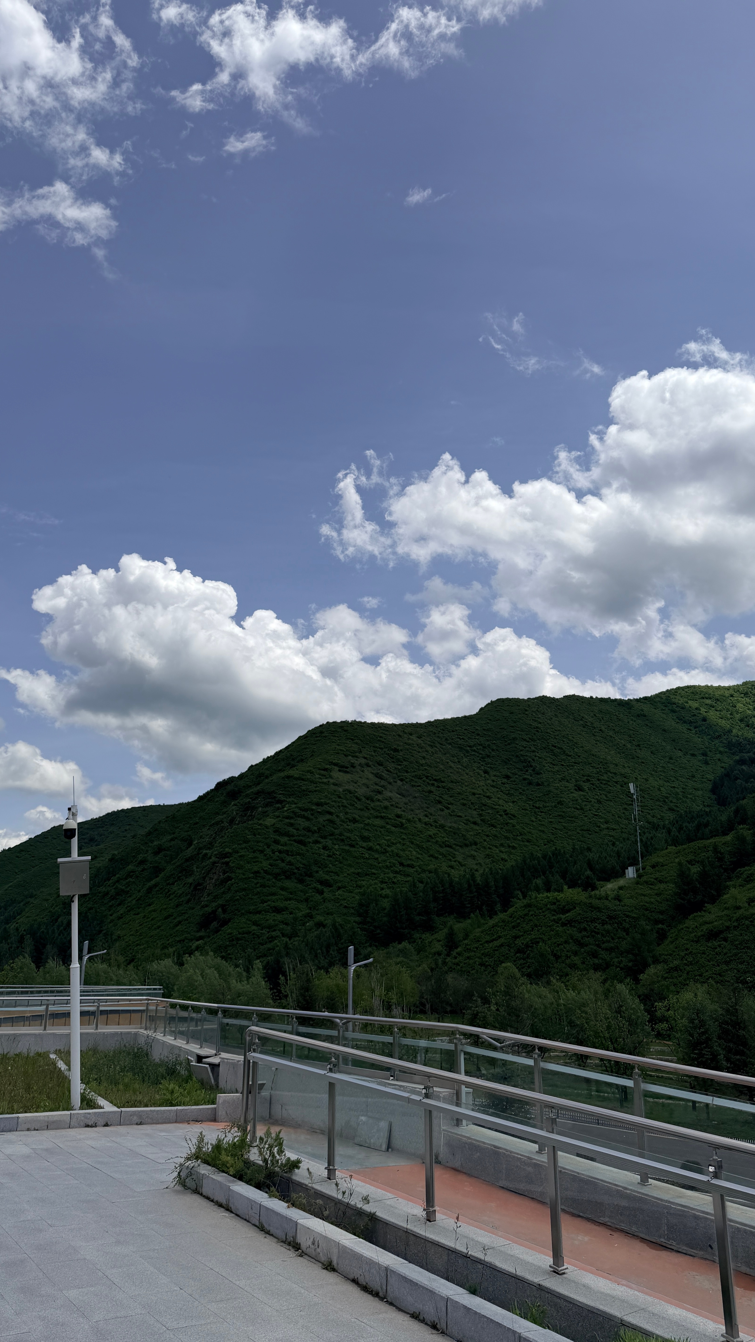 避暑胜地19℃体感温度好好呀😌冬天❄️来滑雪吧 张家口·张家口富龙风铃乐谷焕活