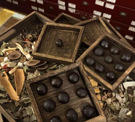 中医不需要世界承认，
中国的标准，就是世界标准！
近期中药集中下架，绝非打
压中