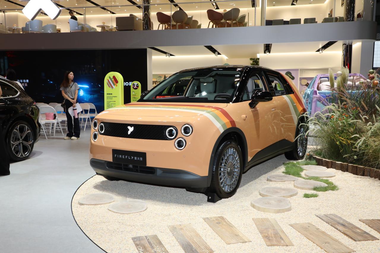 限量333台，30小时就被抢光？！2025成都车展上的firefly萤火虫游牧美