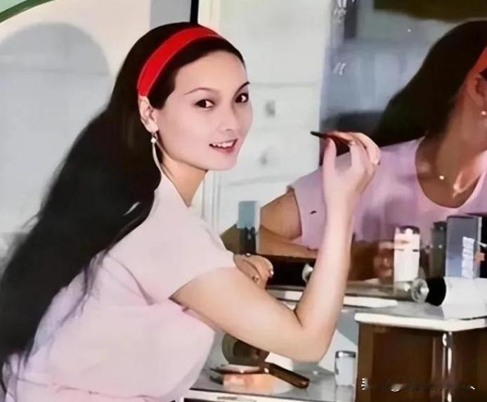 万万没想到！出演“刘三姐”走红的女星，一年内用美色交易上百次，甚至枪决前她很是不