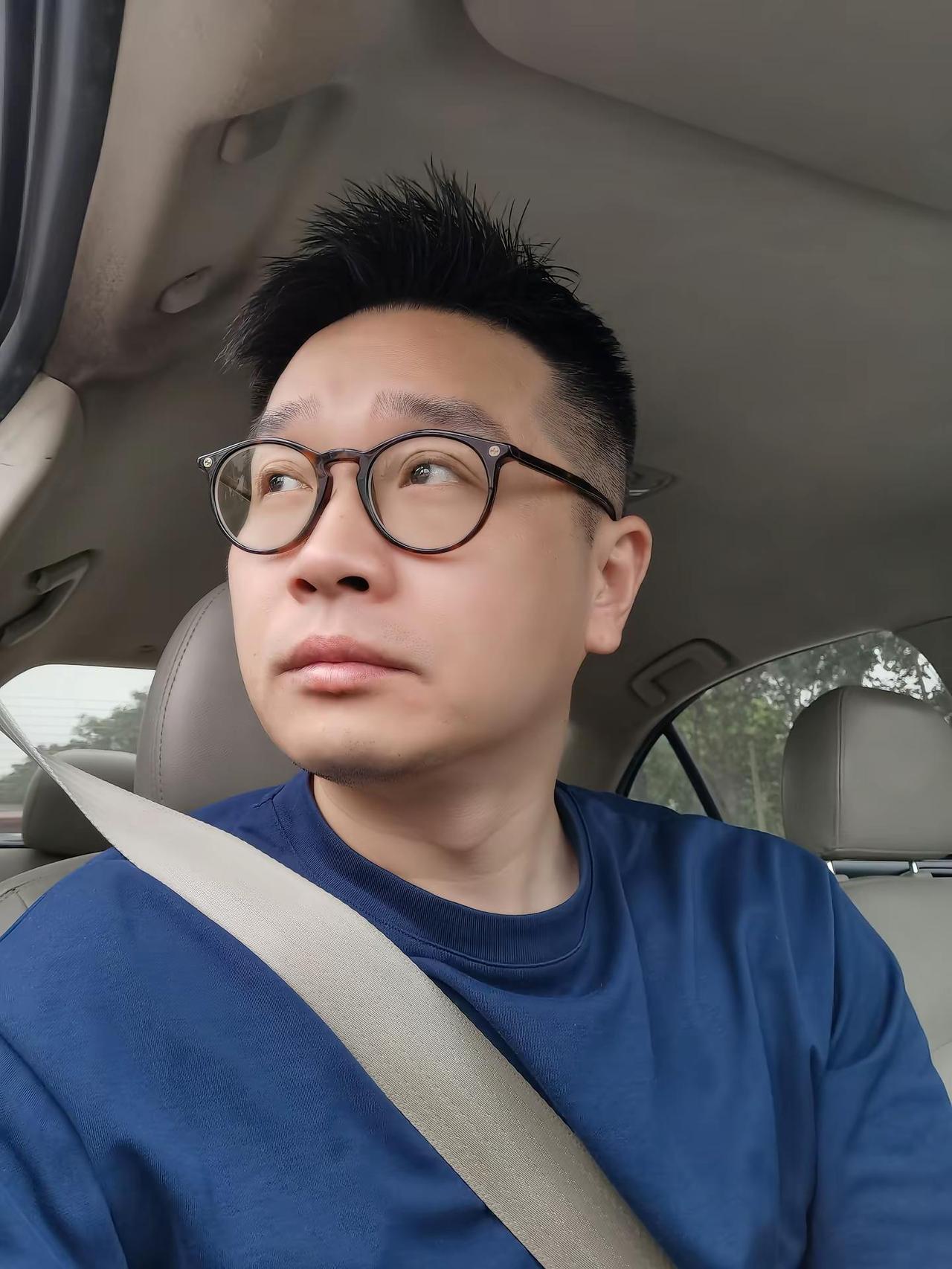 出发！去上海给A9用户交车啦😃！