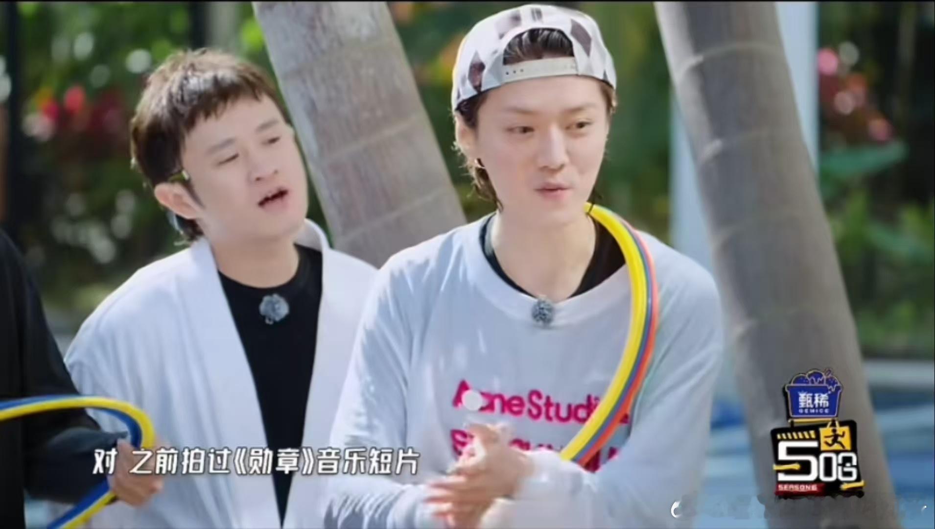 鹿晗任敏互相鼓励任敏曾出演鹿晗mv女主任敏在五哈里真的好照顾鹿晗，明明自己是女生