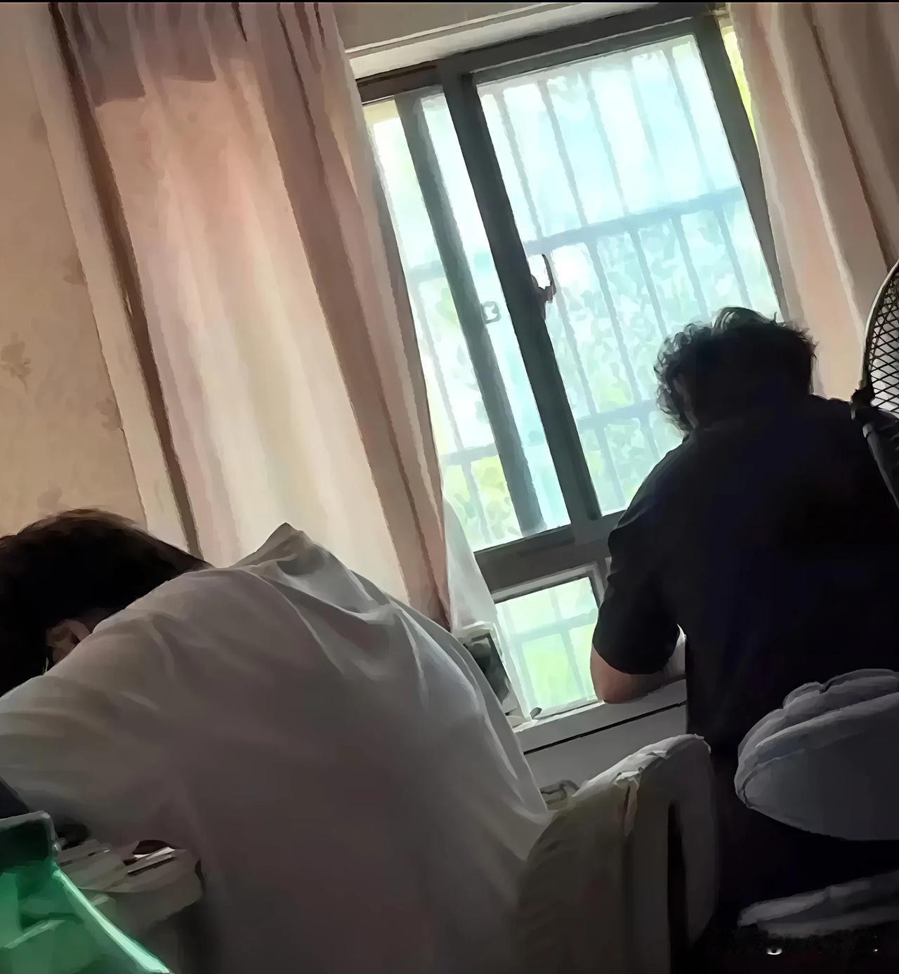家人们，我必须要把这事儿说出来，真的太气人了！我大哥家有两个孩子，侄女开学上高二