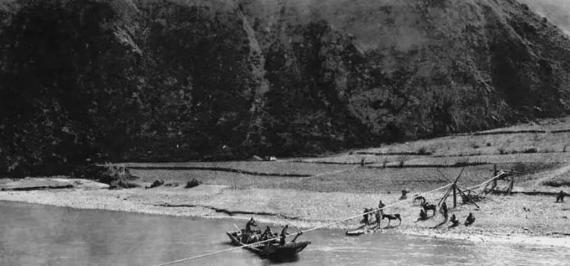 1952年，解放军在 大凉山 抓到一个独眼土匪，审讯后军区首长震惊：这不就是17