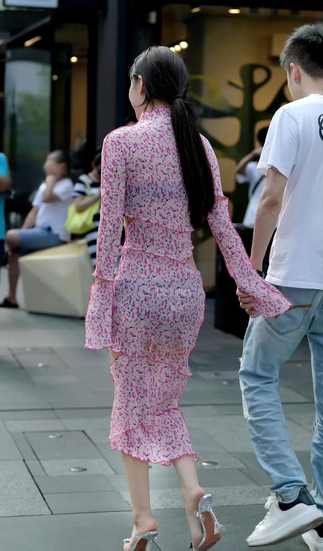 碎花裙确实不错