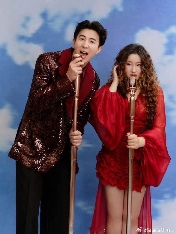 锤娜丽莎公开和李川恋爱时间线 从认识到在一起，锤娜丽莎把时间线捋得跟纪录片似的。
