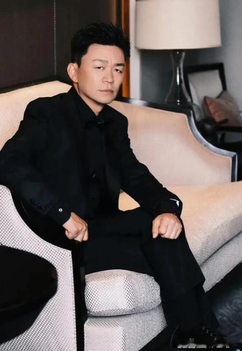 冯小刚票房惨败，王宝强竟自掏腰包，直接包了3场这操作，瞬间把人看懵了，要知道，当