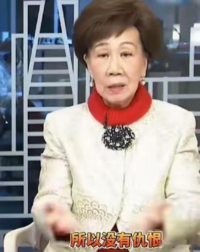 现在的台湾出现了怪现象，主张 “台独” 的民进党党员吕秀莲、沈富雄、吴子嘉等人开