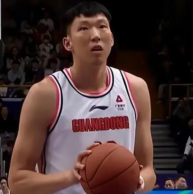 说什么的都有，“周琦所为，是为了辽篮夺冠，周琦禁赛，最受益的不是广厦，而是辽宁”