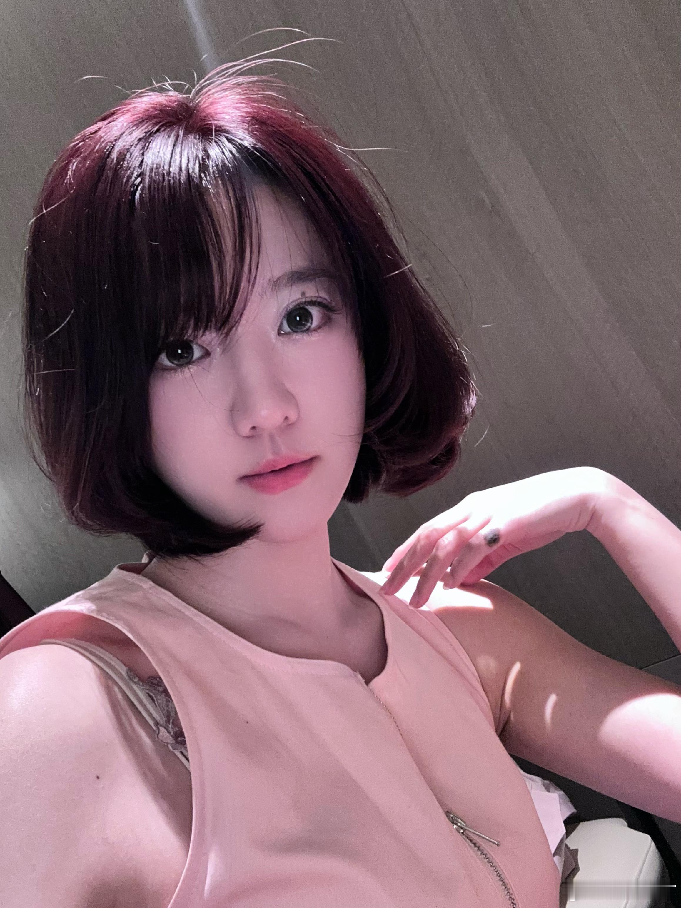 光线暗 试试前置开闪光灯📸自拍 很清楚弥补光线不足 ​​​