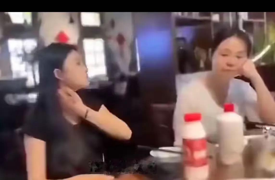 相亲后续段子完整版
小伙淡定回：
“是你看不上我，这顿饭是冲着有发展才请的，既然