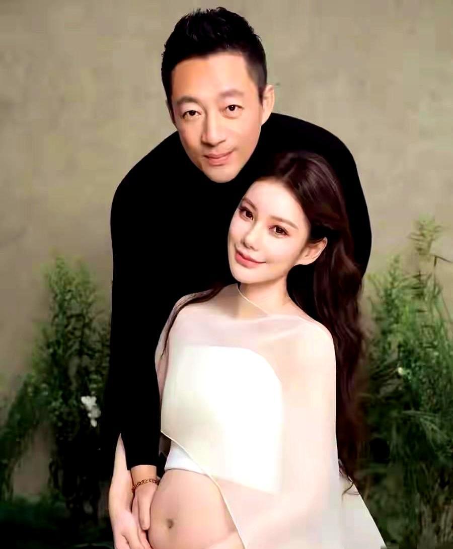 张兰深夜放话：这个从天而降的儿媳，我当亲闺女待！
 
大年初七，张兰在直播间直接