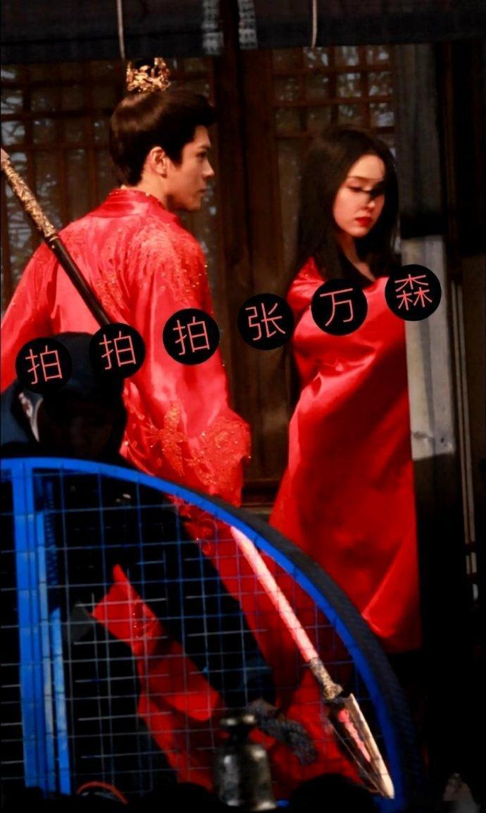 曾舜晞陈都灵月鳞绮纪红衣路透  曾舜晞陈都灵月鳞绮纪婚服路透 曾舜晞、陈都灵《月