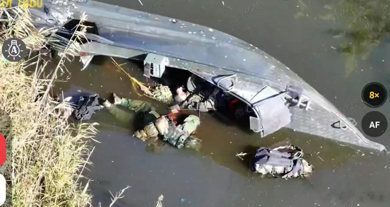 俄军一艘登陆艇在赫尔松地区左岸被摧毁。该部队试图渡河增援阵地，但在抵达前被乌军歼