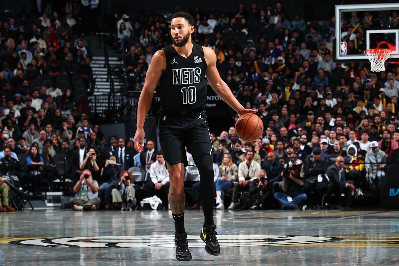 从“詹皇接班人”到无球可打，再到350万重返NBA——本·西蒙斯这出戏，还有续集