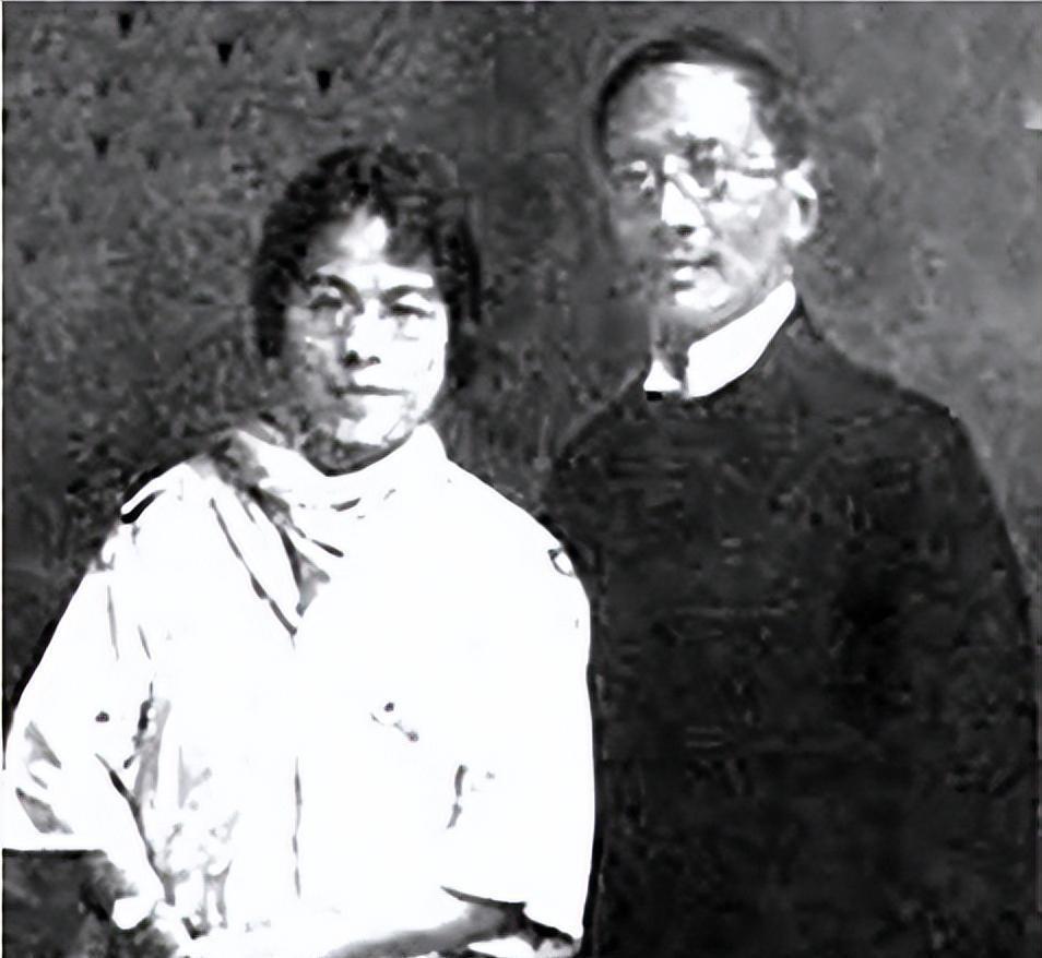 他一生坚守原则不纳妾不置产，身后竟无钱安葬，却培养了许多大师的蔡元培！
1938