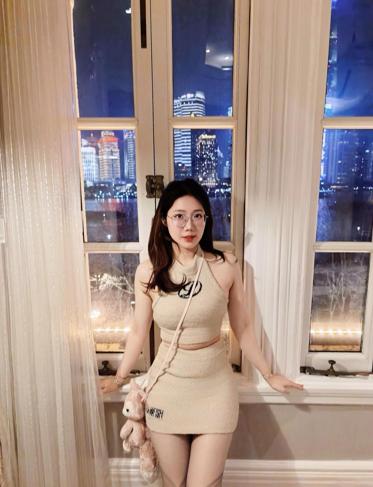 懒懒风
市集春上新叛逆学院风 酒店拍照 氛围感酒店 外滩FTC 酒店颜值控 华尔