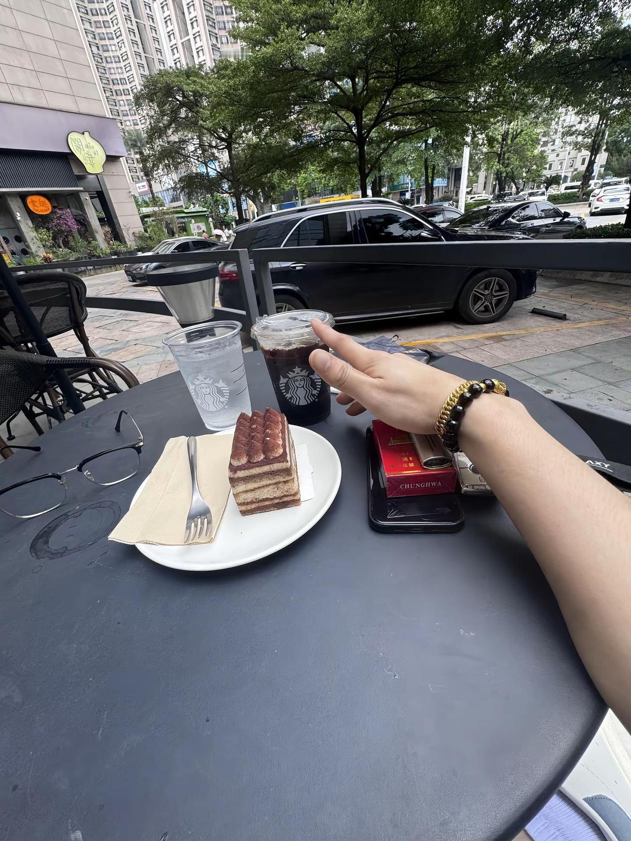 “爱上很简单 要爱下去才才难，                         