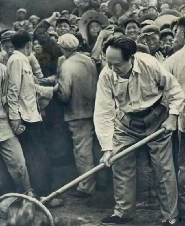 他老人家早就说过：人变坏，往往从脱离劳动开始。不参加劳动，就容易“四不清”。懒、