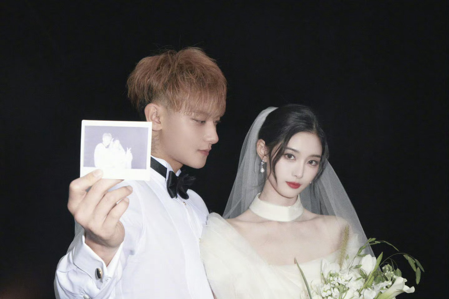 黄子韬徐艺洋都对自己的右脸比较自信吗？[笑cry][笑cry][笑cry]黄子韬