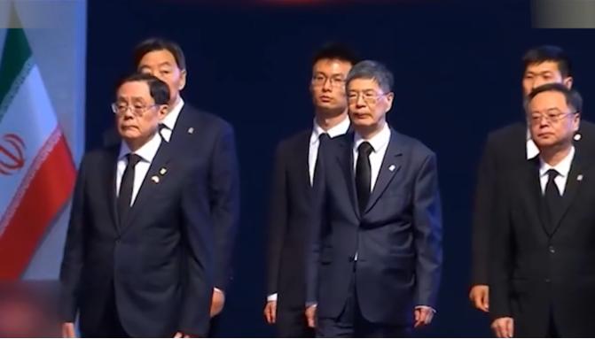 中方代表团参加完哈梅内伊的国葬，伊朗那边就传出了新消息。7月4号开始，伊朗媒体陆