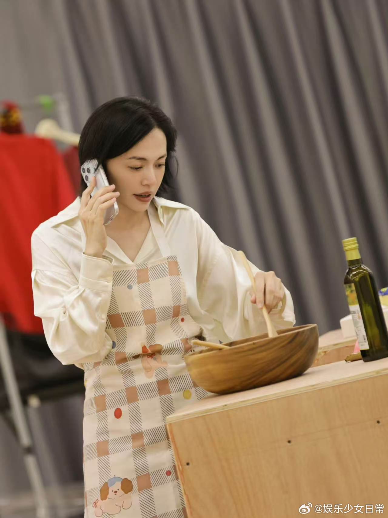 姚晨女法官定妆照 姚晨这版《非穷尽列举》值得！姚晨饰演英国法官杰西卡，3万多字台