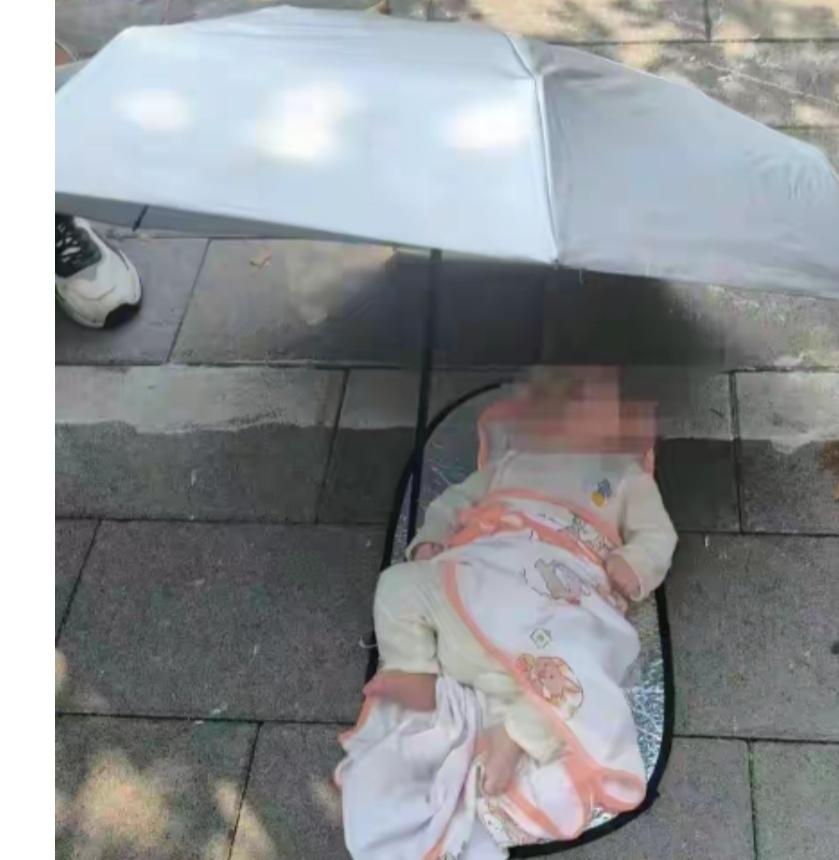小女婴，出生了，被丢弃在福利院门口。有网友路过，看到这么美丽的小女婴，真想抱回去