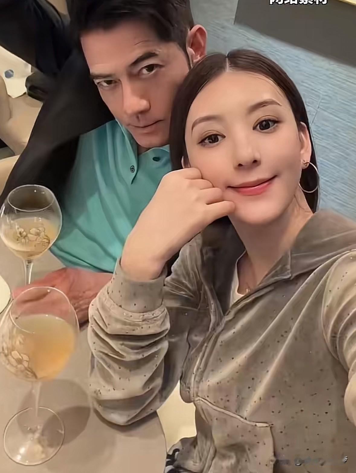 郭富城凌晨为方媛庆生
“祝老婆生日快乐，身体健康，心想事成”
方媛这组天使羽翼大