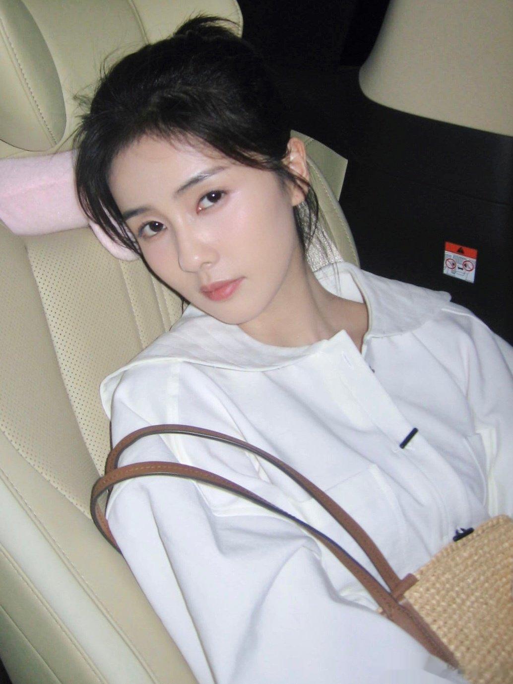 #白鹿伪素颜##白鹿素颜下班#啊呀，喜欢喜欢 ​​​