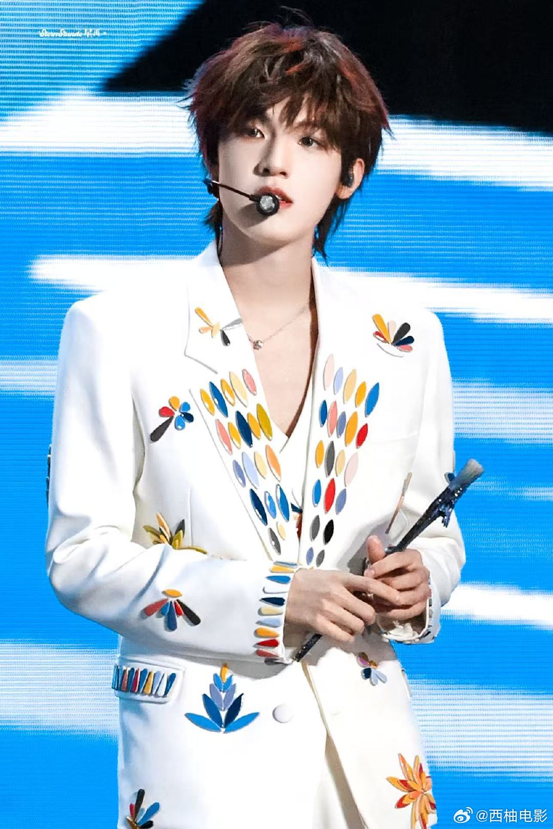 张泽禹大舌头版大舌头舞台狠狠沦陷张泽禹的可爱舞台！唱《大舌头》时的大舌头口音软糯