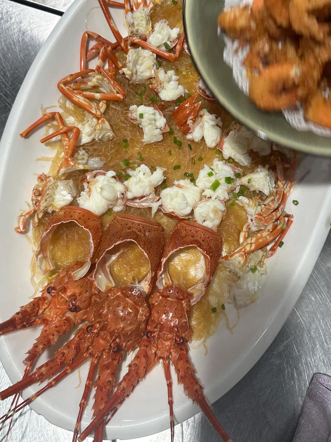 救命！在厦门发现看鼓浪屿的王炸餐厅🍴连本地人都私藏的闽南味

宝子们！谁懂啊！
