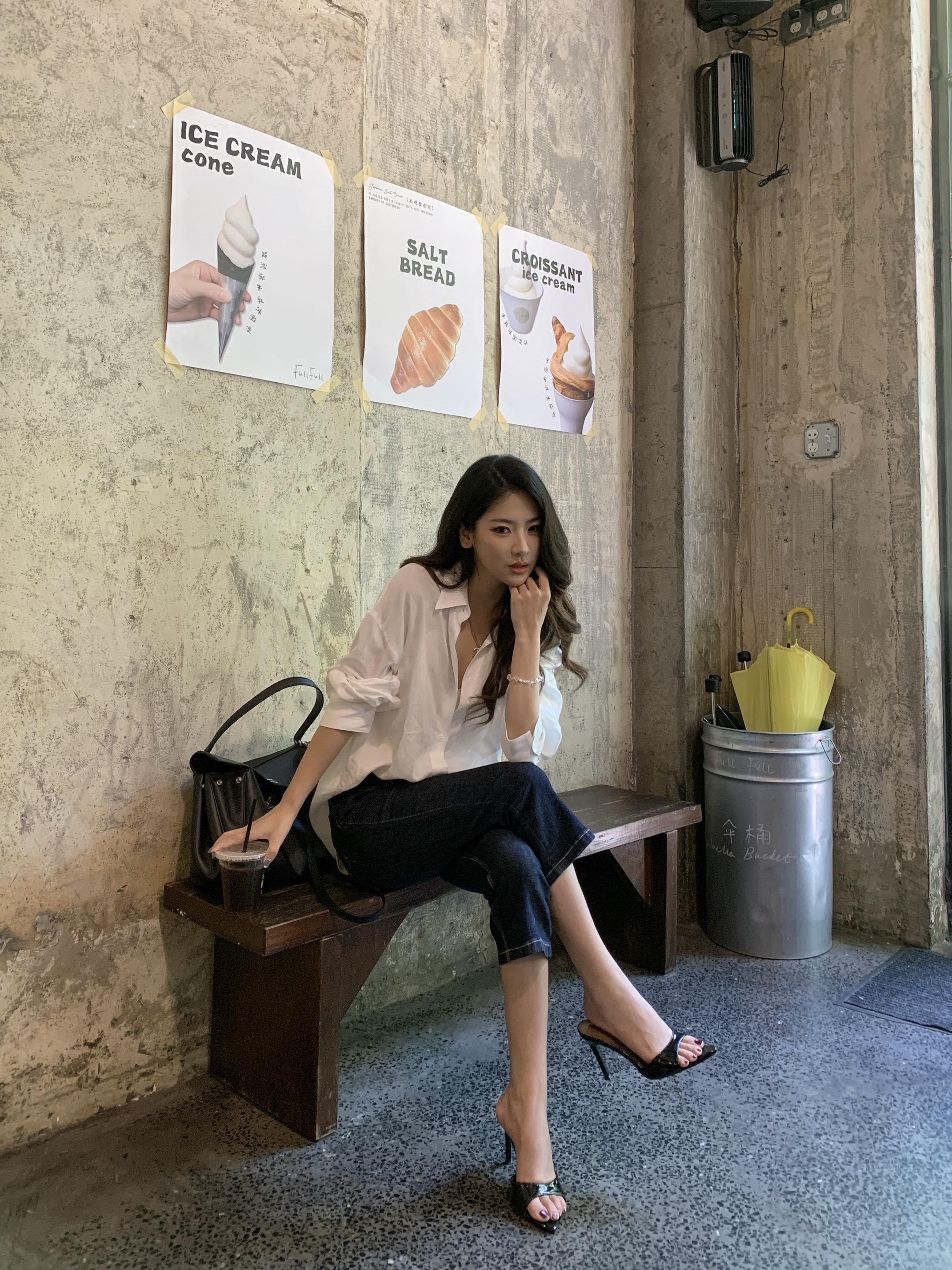 韩系cozyfit松弛感 白衬衫极简穿搭 韩系学姐慵懒感 淡系ootd