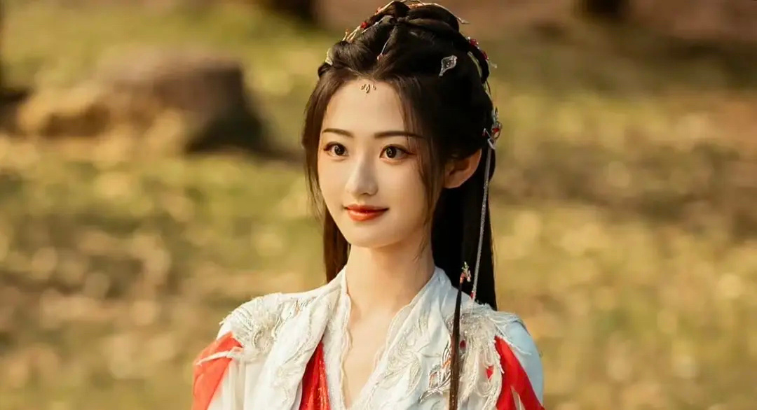 暗河传的女二杨雨潼为什么拥有比女主彭小苒还多的戏份？女二是原书女主所以多些很正常