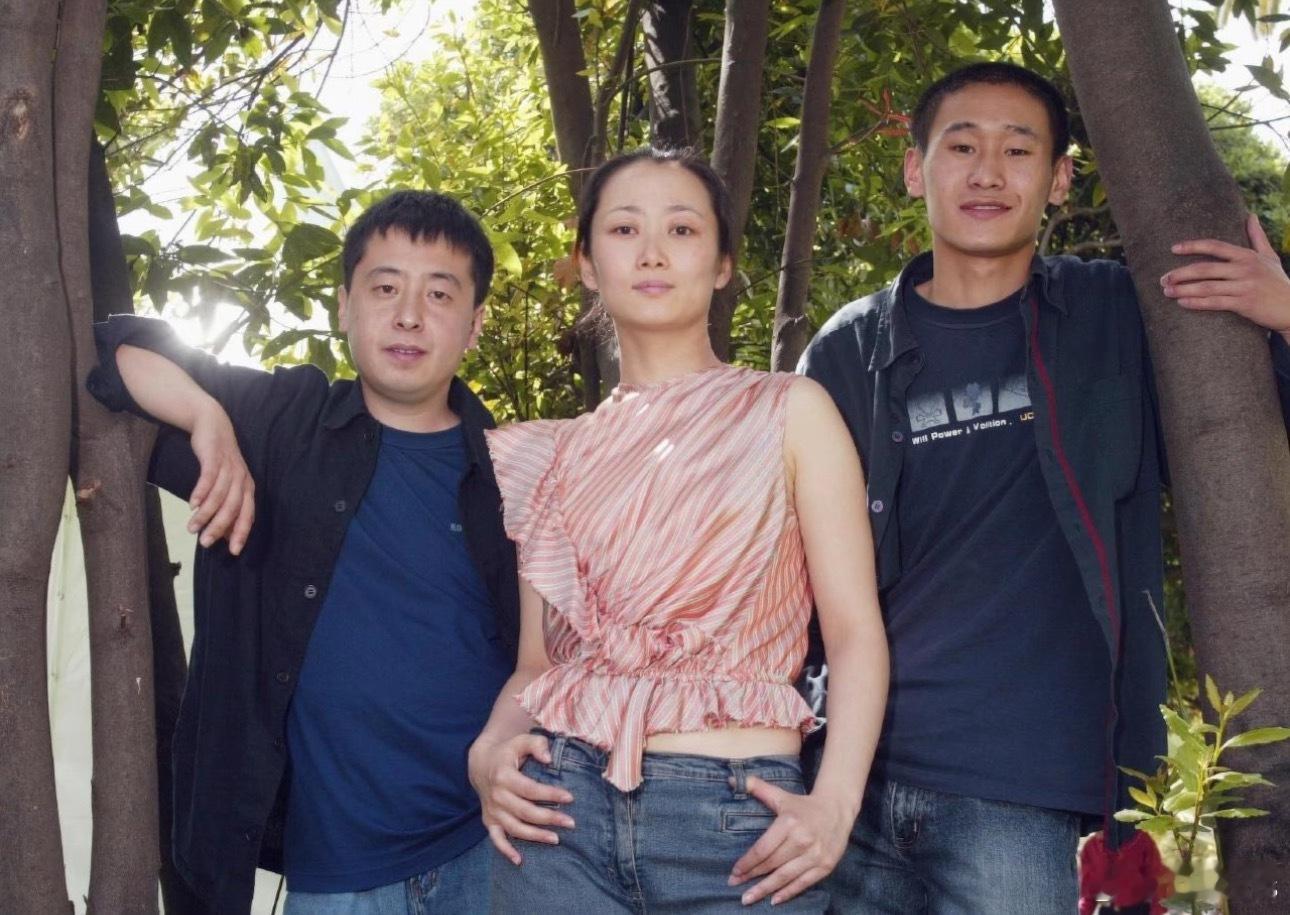 2002年贾樟柯，赵涛带着作品《任逍遥》去到戛纳电影节 