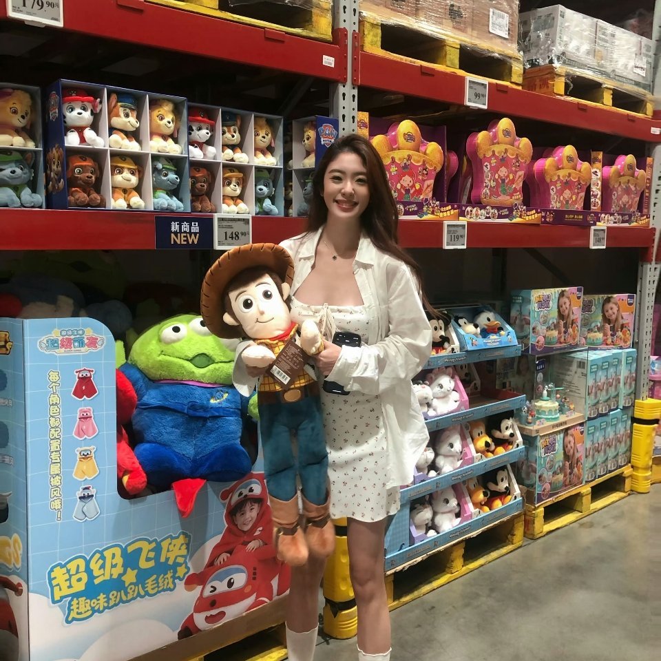 思慕社字母[超话]    “那一年的车马邮件都很慢，慢到一生只够爱一个人。现在的
