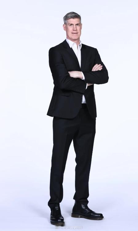 深圳男篮新帅就位深圳新世纪篮球俱乐部正式聘请澳大利亚籍教练迈克尔·凯利（KELL