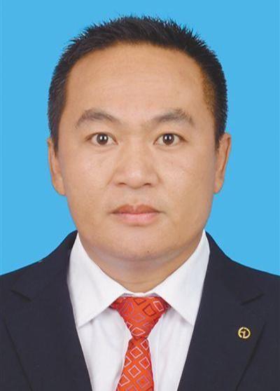 不会游泳却两度跳水救人！兵团硬汉罗宇，平凡岗位见大义
 
罗宇，男，汉族，197