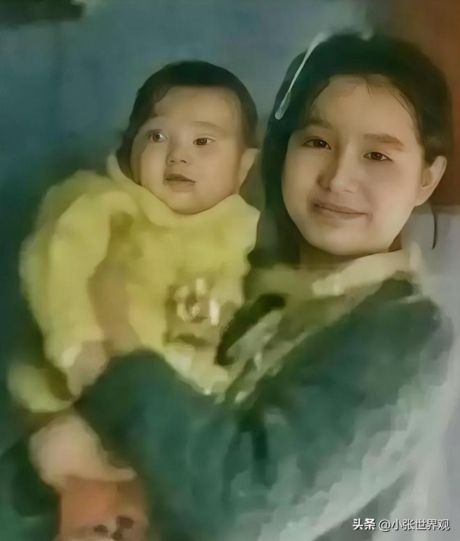 1976年，25岁女知青抱着4岁儿子回京，母亲气得半死，怒骂她未婚先孕，不知羞耻