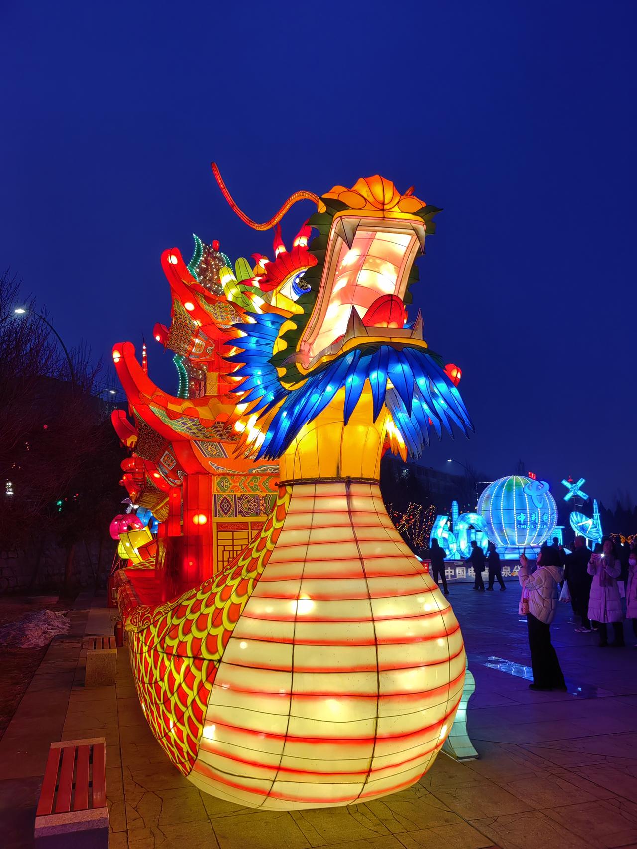 俄乌战争已持续四年，美国有政客提议让中国出面劝说俄罗斯停战，宣称只需给普京打个电