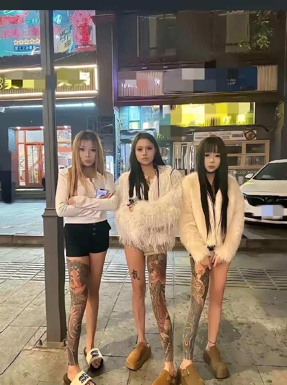 虽然年纪轻轻，但是她们背后的故事，说出来可能会让你惊掉下巴，这种精神小妹的故事只