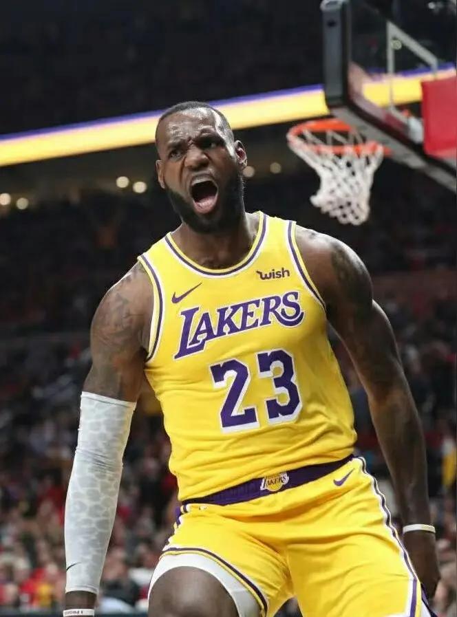 42岁詹姆斯还能打5年？今天出场34分钟14中13，砍下30分4篮板2助攻1个抢