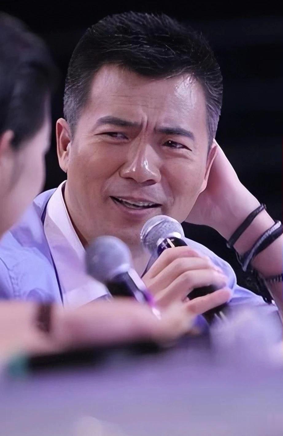 亚运男足5:1战胜印度，足球大咖们纷纷置评，看罢让人哭笑不得∶

黄健翔∶这场比