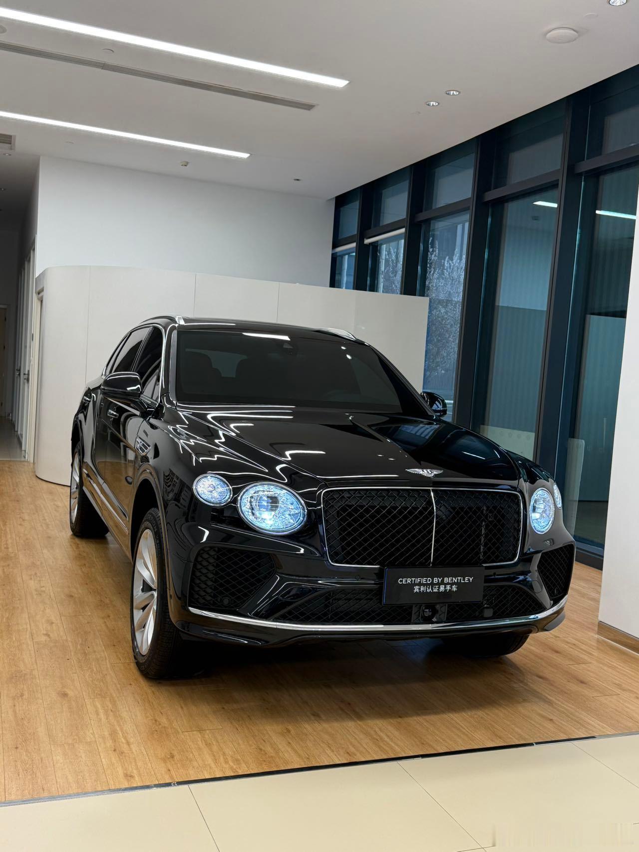 真正的奢华，是历经时光仍保持初心的尊贵。24款添越加长，24年12月上牌，仅49