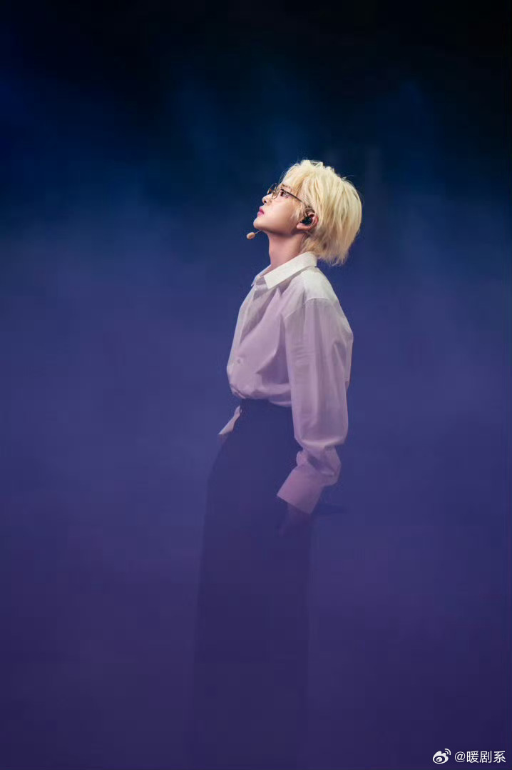 周震南南京演唱会官宣 想去看的可以蹲一下，他的舞台确实有点东西，每次都能整点不一