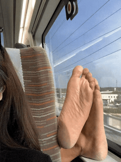 1 天呐！在动车上遇到这样的人，怎么处理比较好？
2 这一甩，把老板的利润都给甩