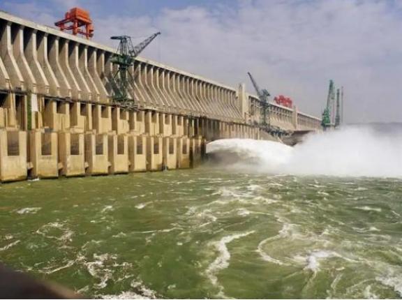 为什么美国不敢炸三峡大坝？不夸张的说，只要美国人想活着，就不敢对三峡大坝下手，美